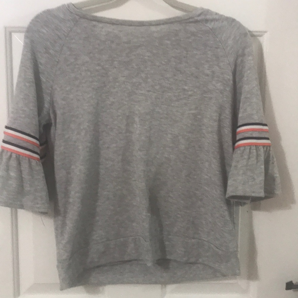 3 quarter length flows top
